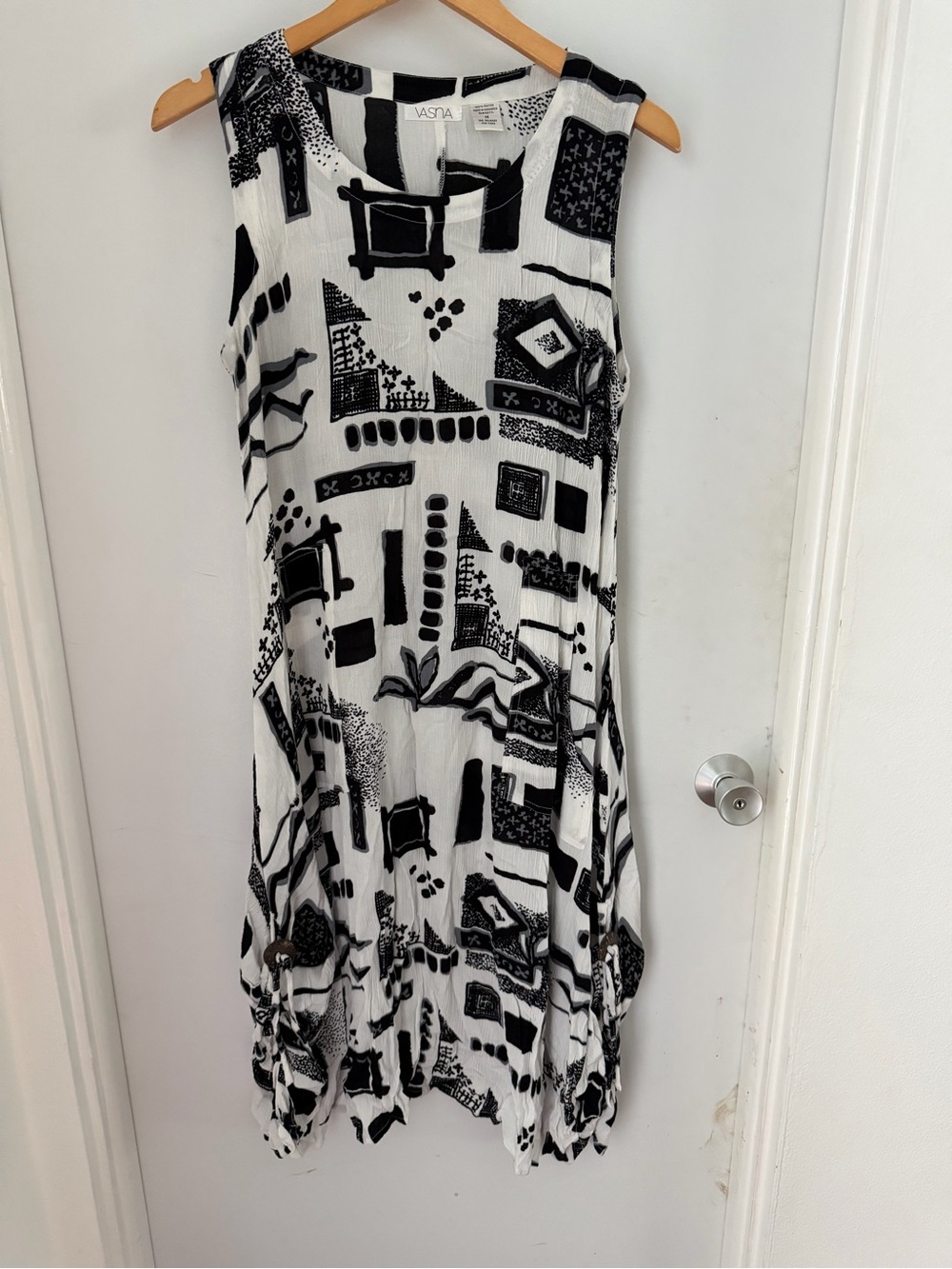 Vasna Aztec Tribal abstract Black White Shirt Dress Womens size Medium pockets